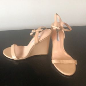 Charles David Wedge Heels